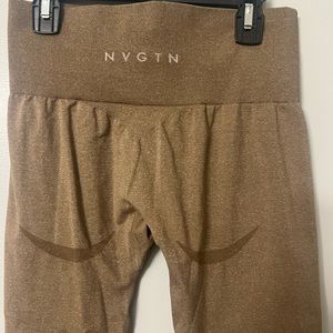 NVGTN contour workout leggings. Size medium.